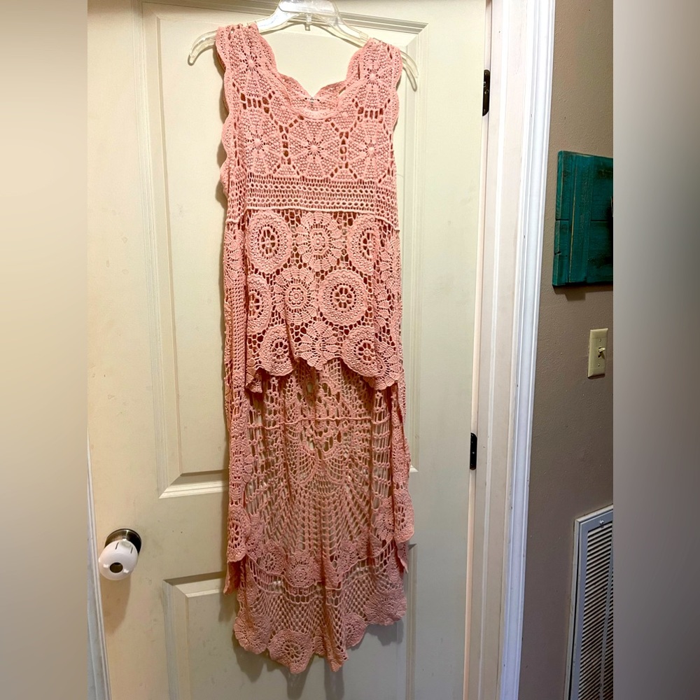 Women’s crochet high low top